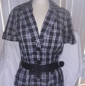 jkLa California black gray and white plaid blouse